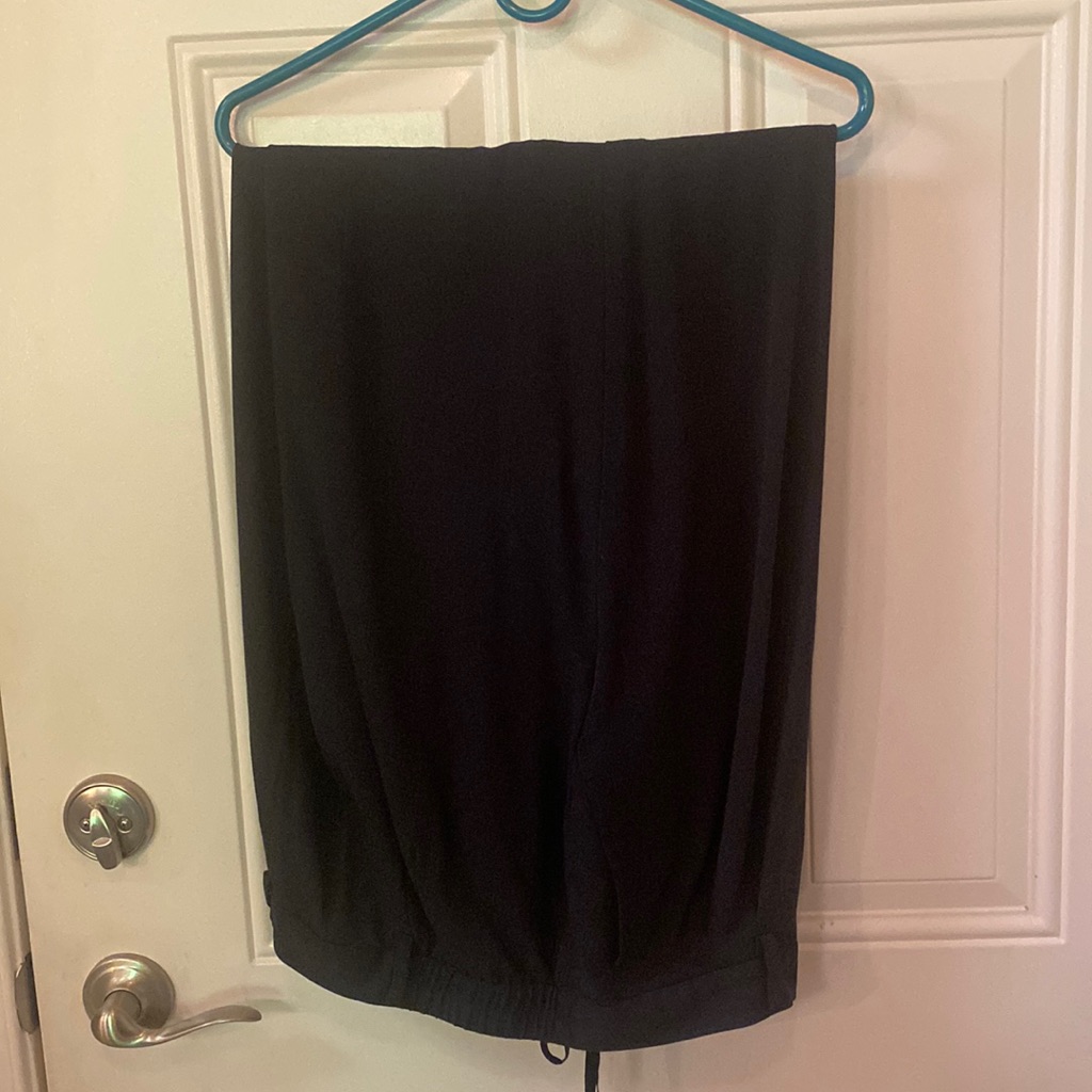 Linda Allard Ellen Tracy Like New, 25,Waist. -44,Inseam-28”,51% Wool, 34%, Rayon